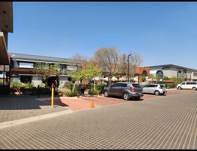 48M² OFFICE TO LET IN ROOIHUISKRAAL NORTH